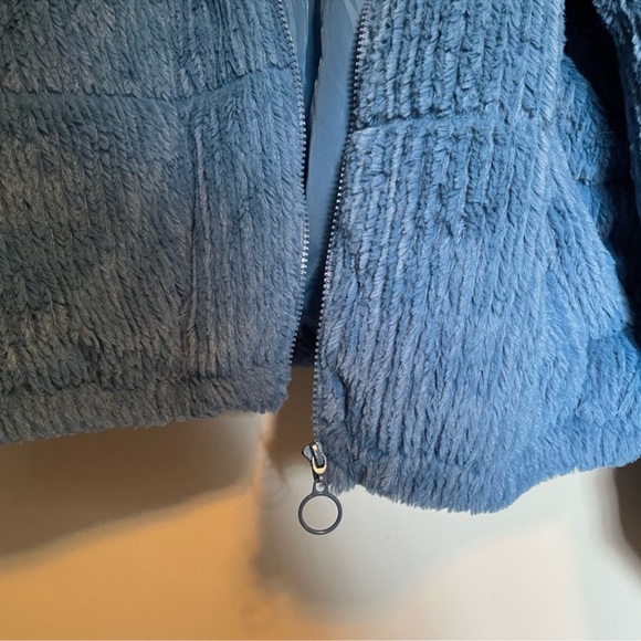 WILD FABLE BLUE FAUX FUR JACKET - Picture 7 of 12